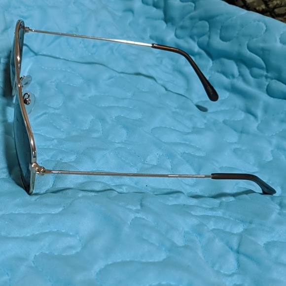 Aviator sunglasses - Picture 2 of 2